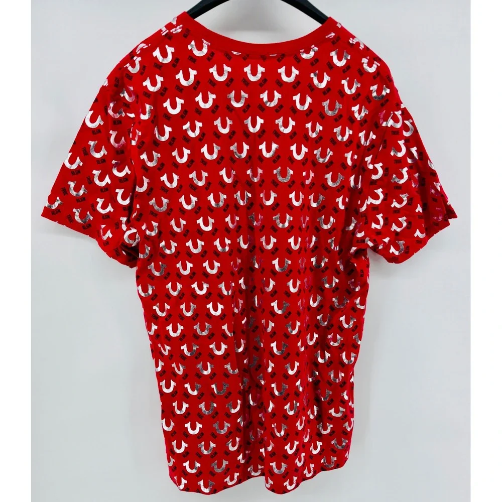 True Religion Mens Red‎ Silver Metallic Horseshoe Logo All Over Print T-Shirt L